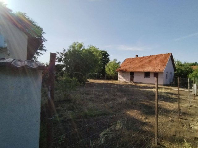 Eladó családi ház, Eleken 9.9 M Ft, 2 szobás