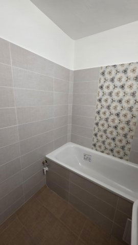 Eladó panellakás, Debrecenben 58.4 M Ft, 1+2 szobás