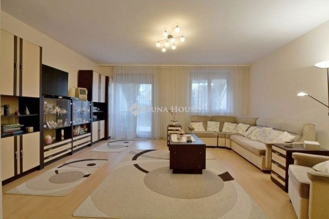 Eladó téglalakás, Kecskeméten 78.99 M Ft, 4 szobás