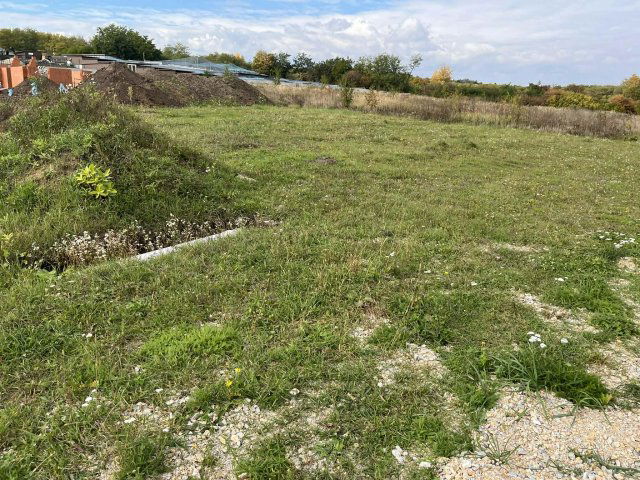 Eladó telek, Mályin, Akácos utcában 15.2 M Ft