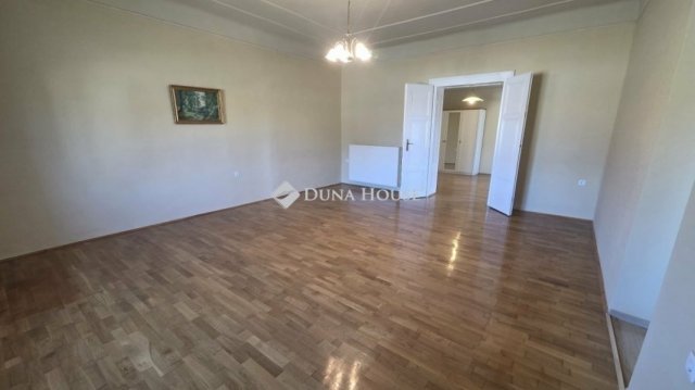 Eladó családi ház, Cegléden 74.99 M Ft, 3 szobás