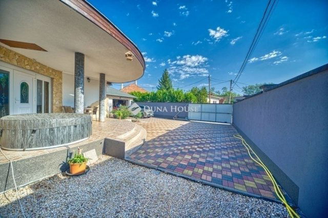 Eladó családi ház, Szigetbecsén 149.9 M Ft, 4 szobás