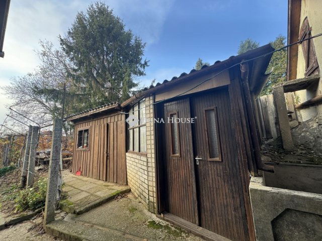 Eladó családi ház, Pécsett 12.9 M Ft, 1 szobás