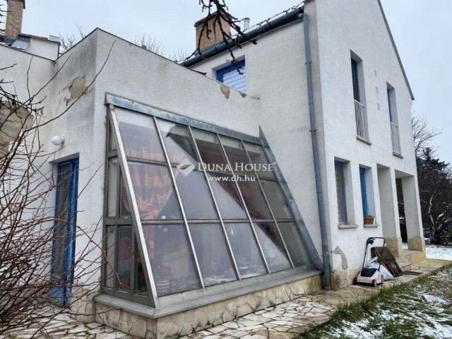 Eladó családi ház, Szentendrén 99 M Ft, 5 szobás