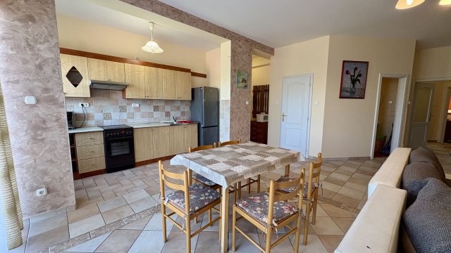 Kiadó téglalakás, albérlet, Debrecenben 330 E Ft / hó, 3 szobás