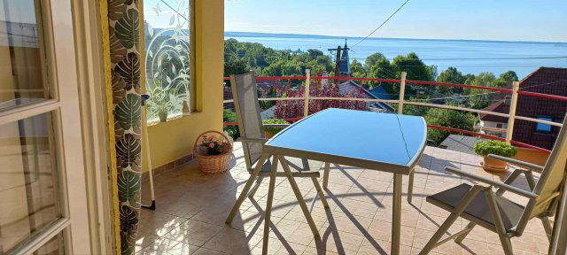 Eladó ikerház, Balatonalmádiban 85 M Ft, 3 szobás