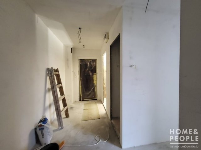 Eladó téglalakás, Szegeden 57.99 M Ft, 2 szobás