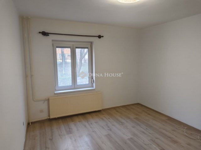 Kiadó téglalakás, albérlet, Oroszlányban 125 E Ft / hó