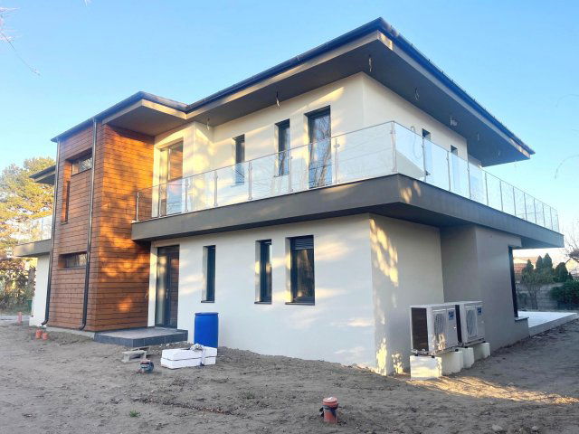 Eladó téglalakás, Szigetszentmiklóson 896.9 M Ft, 4 szobás