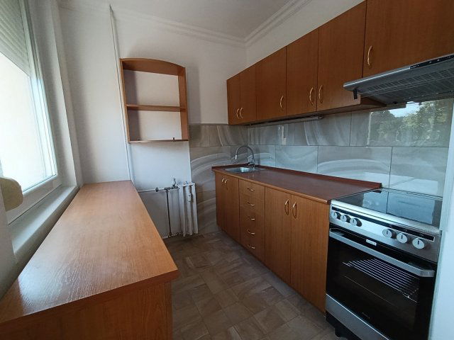 Eladó panellakás, Veszprémben 49.9 M Ft, 2 szobás