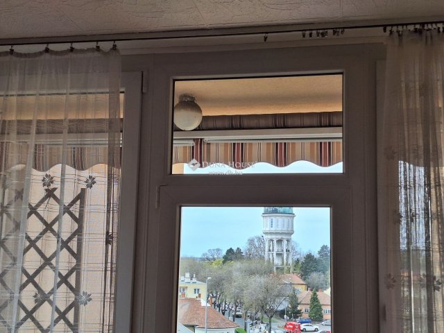 Eladó téglalakás, Szombathelyen 42.9 M Ft, 2 szobás