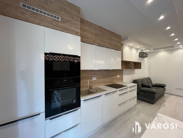 Kiadó téglalakás, albérlet, Debrecenben 550 E Ft / hó, 4 szobás