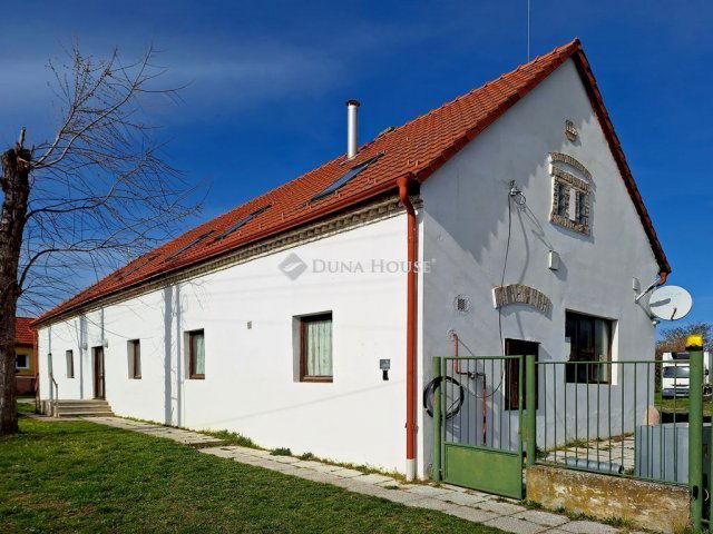Eladó ipari ingatlan, Győrasszonyfán 399 M Ft