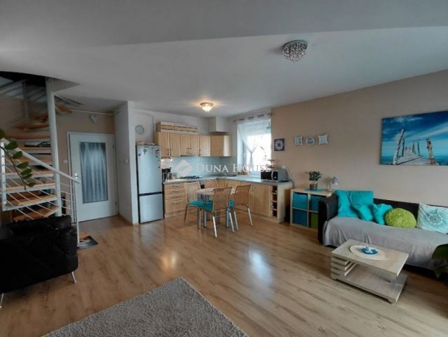 Eladó téglalakás, Győrött 79 M Ft, 3 szobás