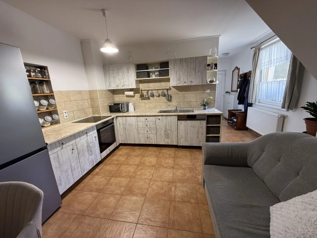 Eladó családi ház, Bicskén 84.9 M Ft, 4 szobás