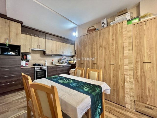 Eladó téglalakás, Veszprémben 67.99 M Ft, 3 szobás