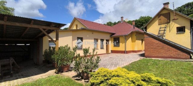 Eladó családi ház, Eplényen 99.9 M Ft, 5 szobás