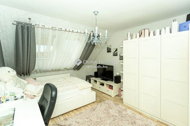 Eladó családi ház, Bonyhádon 119 M Ft, 5 szobás