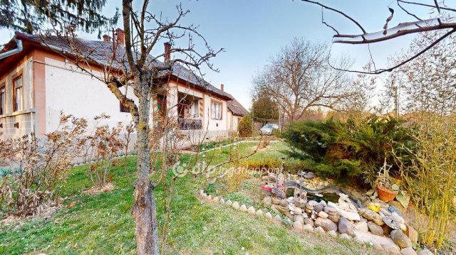 Eladó családi ház, Tiszaeszláron 27.5 M Ft, 3 szobás