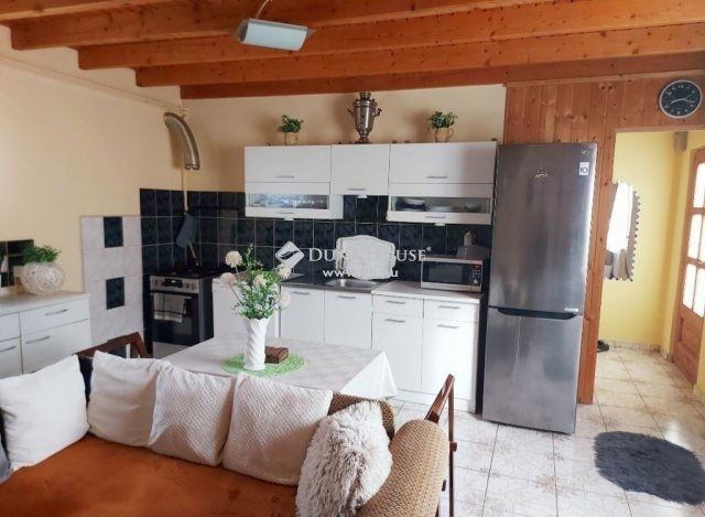 Eladó családi ház, Szigethalmon 130 M Ft, 5+5 szobás