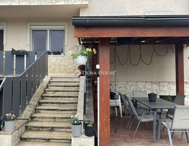 Eladó ikerház, Kecskeméten 139.9 M Ft, 4 szobás