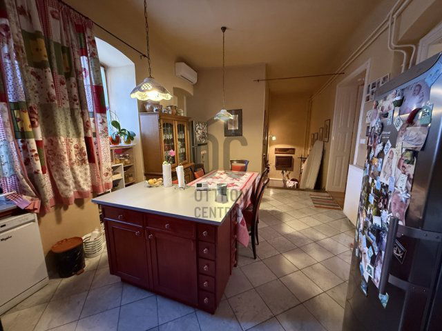 Eladó téglalakás, Pécsett, Király utcában 91 M Ft, 3 szobás