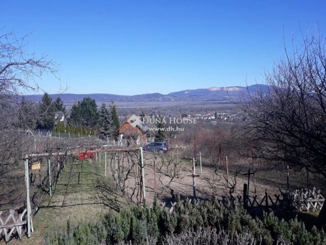 Eladó nyaraló, Dunabogdányban 17.5 M Ft, 4 szobás