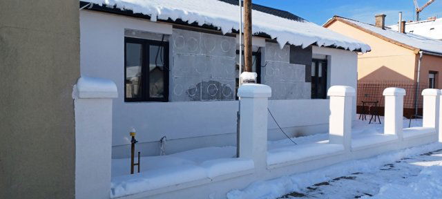 Eladó családi ház, Szolnokon 89.9 M Ft, 3 szobás