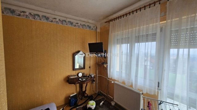 Eladó téglalakás, Székesfehérvárott 74 M Ft, 4 szobás