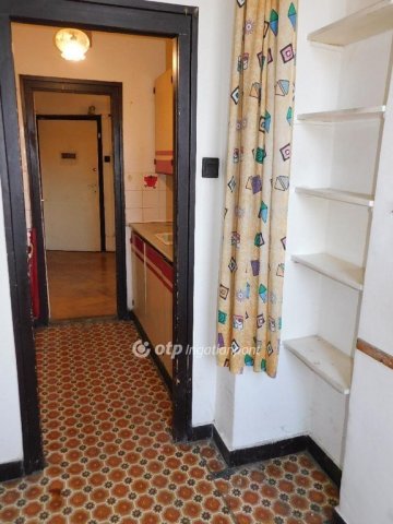 Eladó téglalakás, Pécsett 59.8 M Ft, 3 szobás