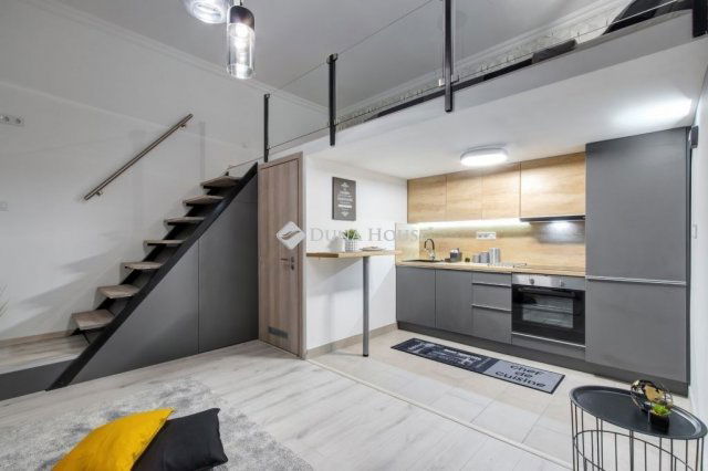 Eladó téglalakás, Budapesten, VI. kerületben 49 M Ft, 1 szobás