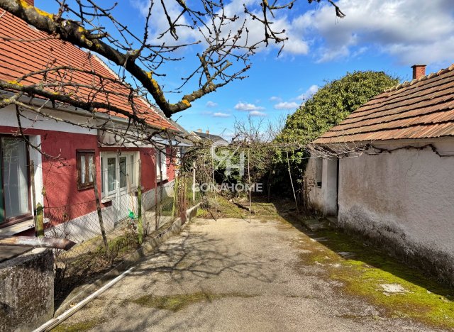 Eladó családi ház, Nemesvámoson 64.9 M Ft, 2 szobás