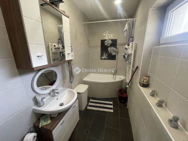 Eladó családi ház, Hajdúböszörményen 69.9 M Ft, 2+2 szobás