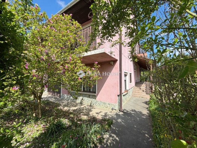 Eladó családi ház, Szombathelyen 66.9 M Ft, 6 szobás