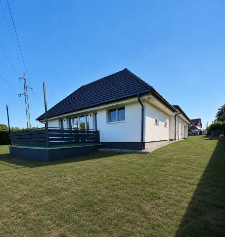 Eladó családi ház, Pécsett 235 M Ft, 5 szobás