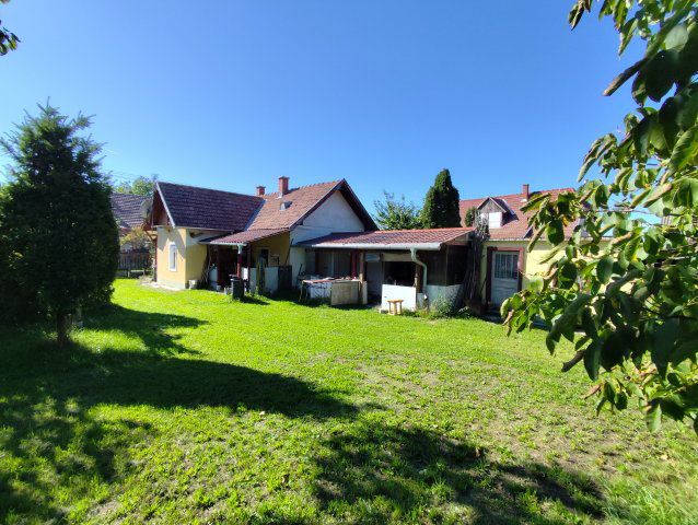 Eladó családi ház, Bazsiban 24 M Ft, 2 szobás