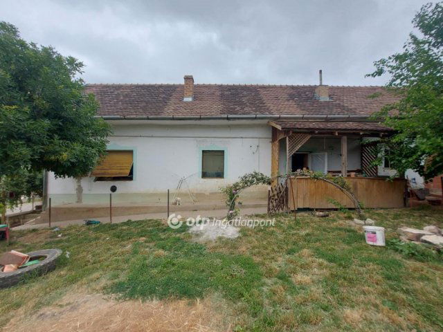 Eladó családi ház, Kiskassán 11.5 M Ft, 2 szobás