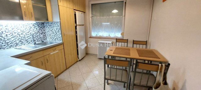 Eladó téglalakás, Szombathelyen 43 M Ft, 2 szobás