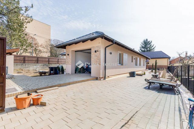 Eladó családi ház, Budapesten, XVI. kerületben, Kolozs utcában