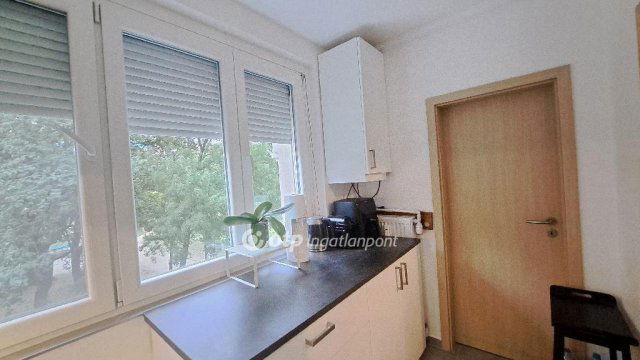 Eladó panellakás, Budapesten, XI. kerületben 99 M Ft, 2+2 szobás