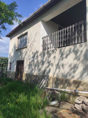Eladó családi ház, Pécsett, Kerékhegyi úton 10 M Ft, 2 szobás