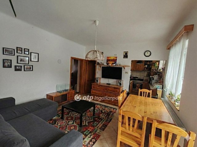 Eladó családi ház, Egerben 90 M Ft, 5 szobás