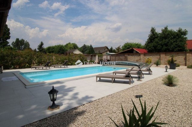 Eladó családi ház, Szatymazon 148 M Ft, 5 szobás