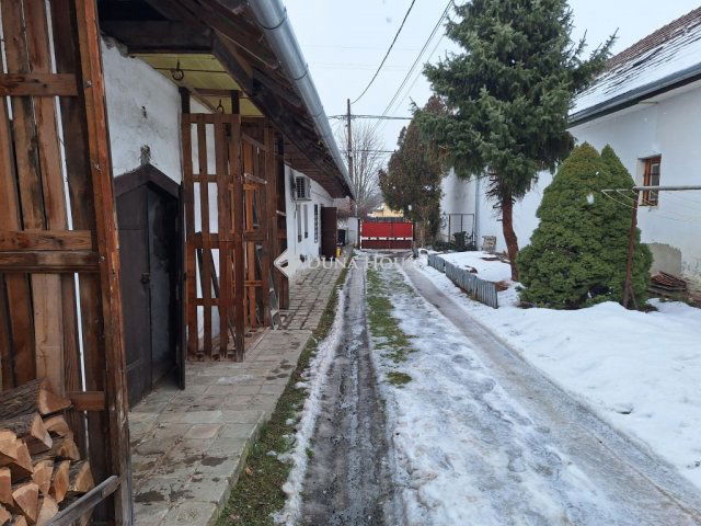 Eladó családi ház, Kisorosziban 41 M Ft, 2 szobás