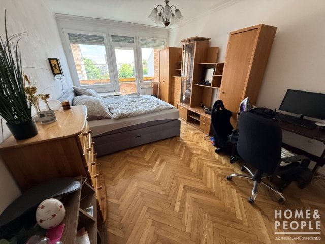 Eladó téglalakás, Szegeden 62.99 M Ft, 2 szobás