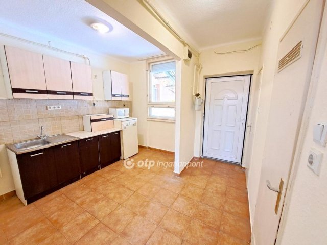 Eladó téglalakás, Kecskeméten 28.9 M Ft, 1 szobás