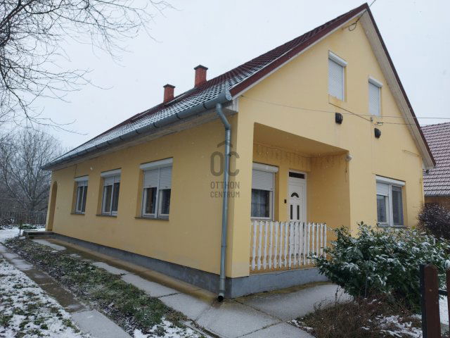 Eladó családi ház, Szőlősgyörökön 74.9 M Ft, 6 szobás