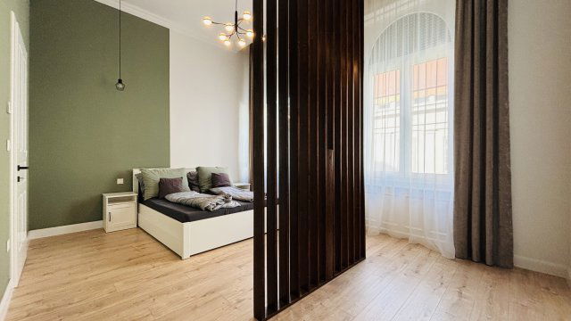 Kiadó téglalakás, albérlet, V. kerületben, Hold utcában