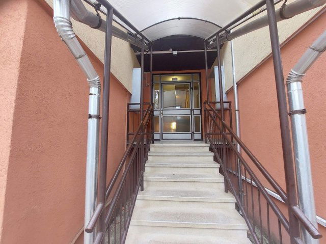 Kiadó téglalakás, albérlet, Debrecenben 290 E Ft / hó, 4 szobás
