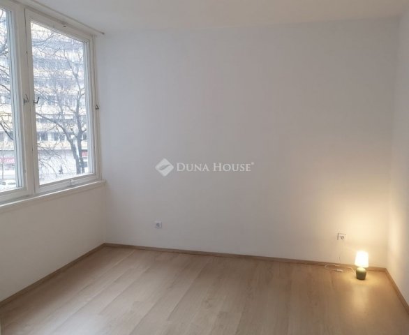 Eladó panellakás, Kecskeméten 50.2 M Ft, 2 szobás